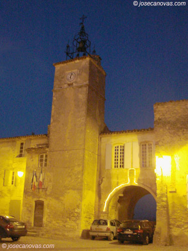 menerbes2