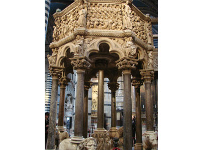 Duomo: Púlpito